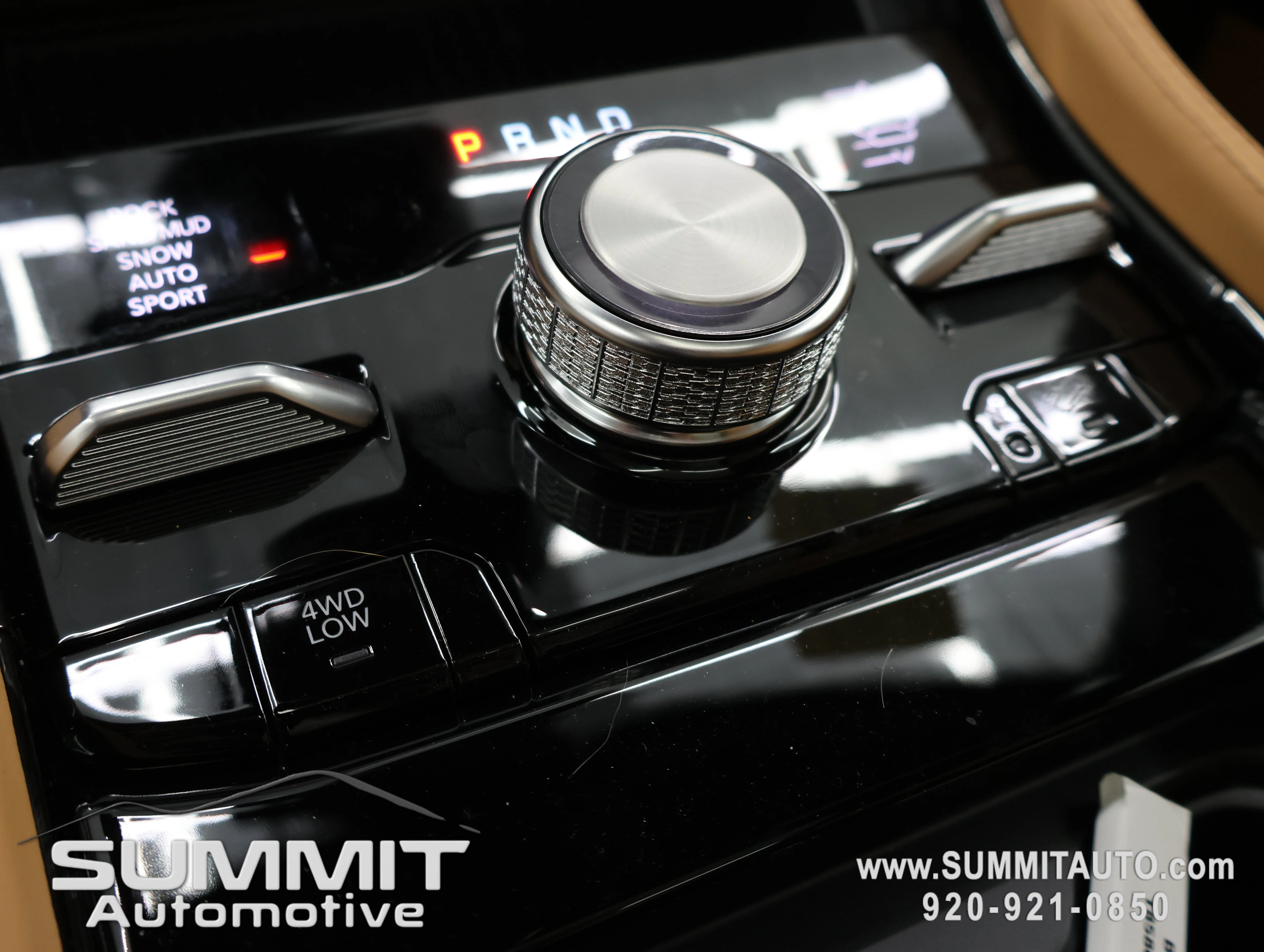 New 2026 Diamond Black Crystal Pearl-Coat Exterior Paint Jeep Summit image 60