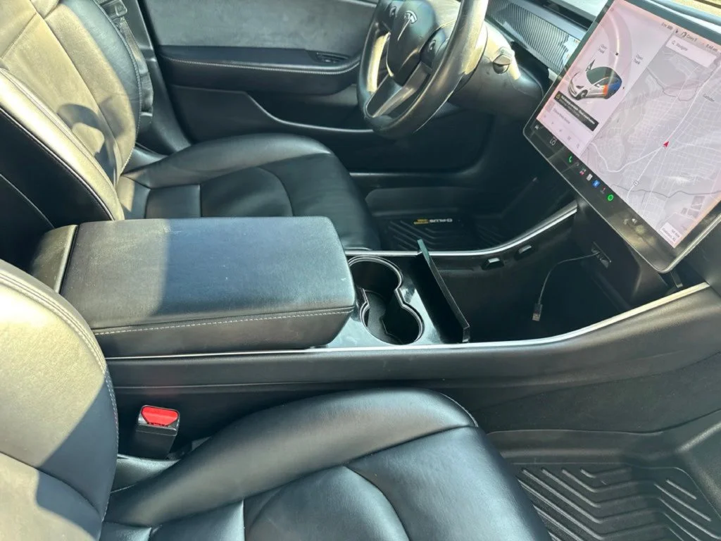 Used 2018 Obsidian Black Metallic Tesla Long Range image 21