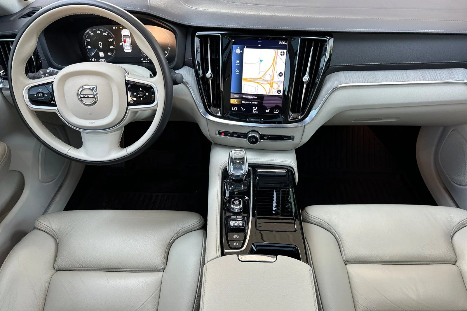 Used 2021 White Volvo T8 Inscription image 13