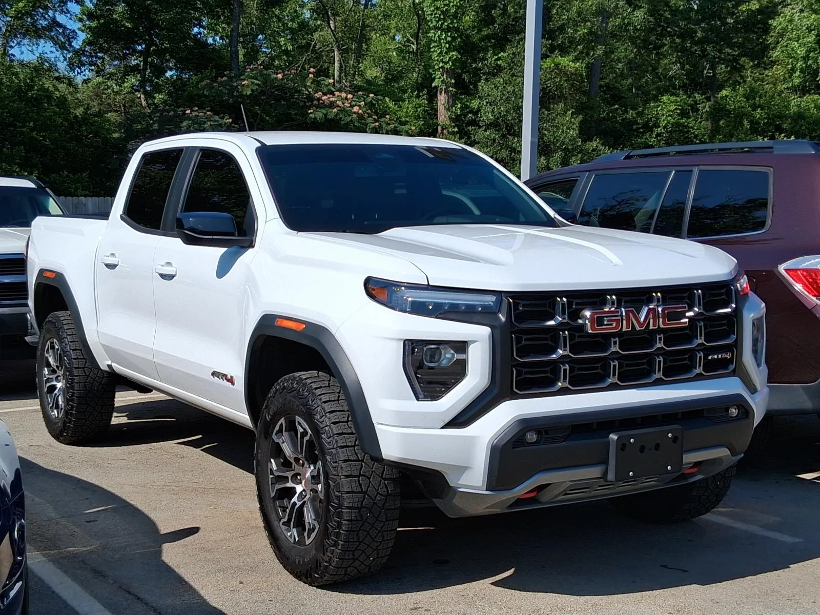2024 GMC Canyon 4WD AT4 Crew Cab Short Box's photo