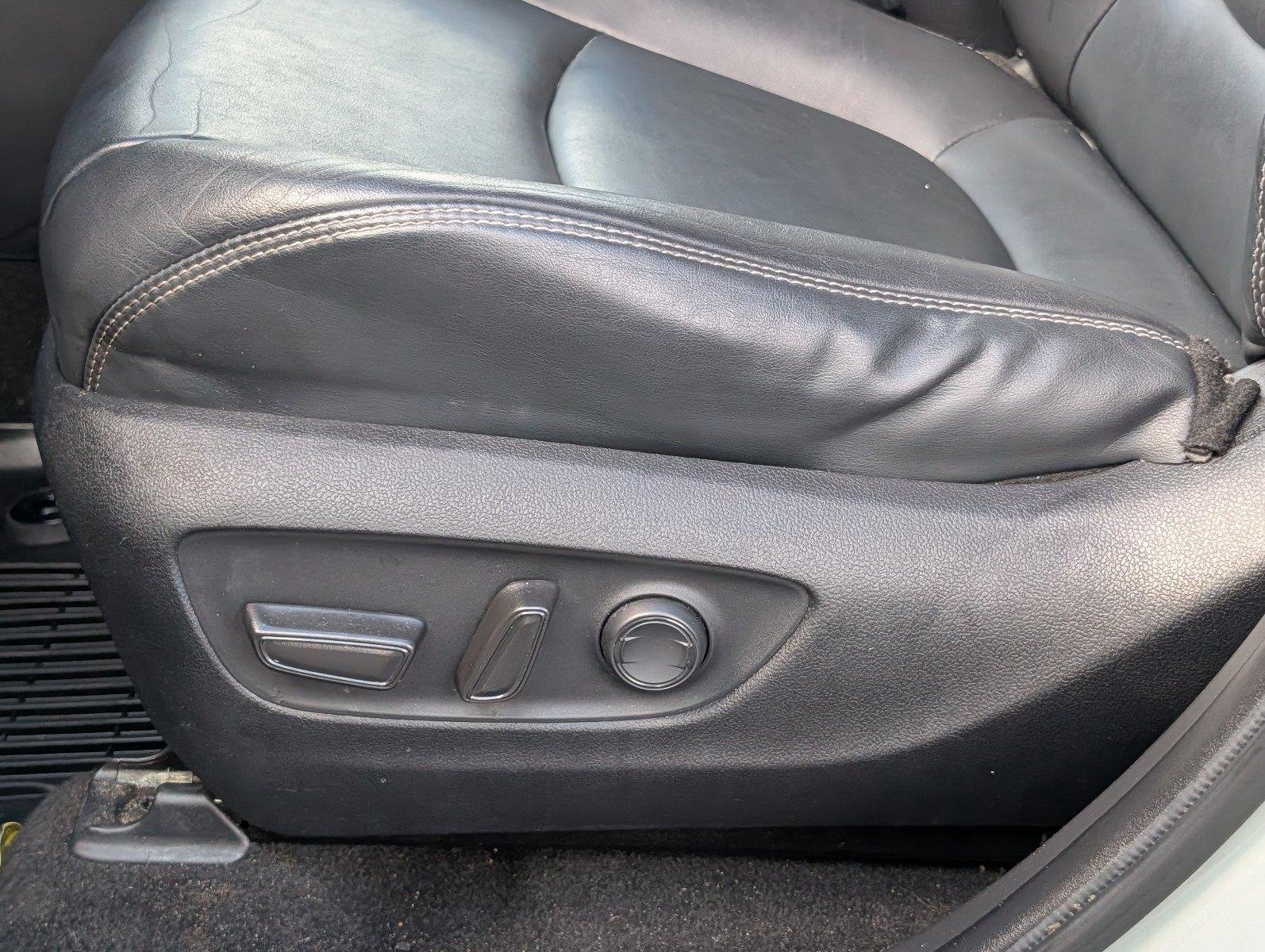Used 2023 Lunar Rock Toyota XLE Premium image 11