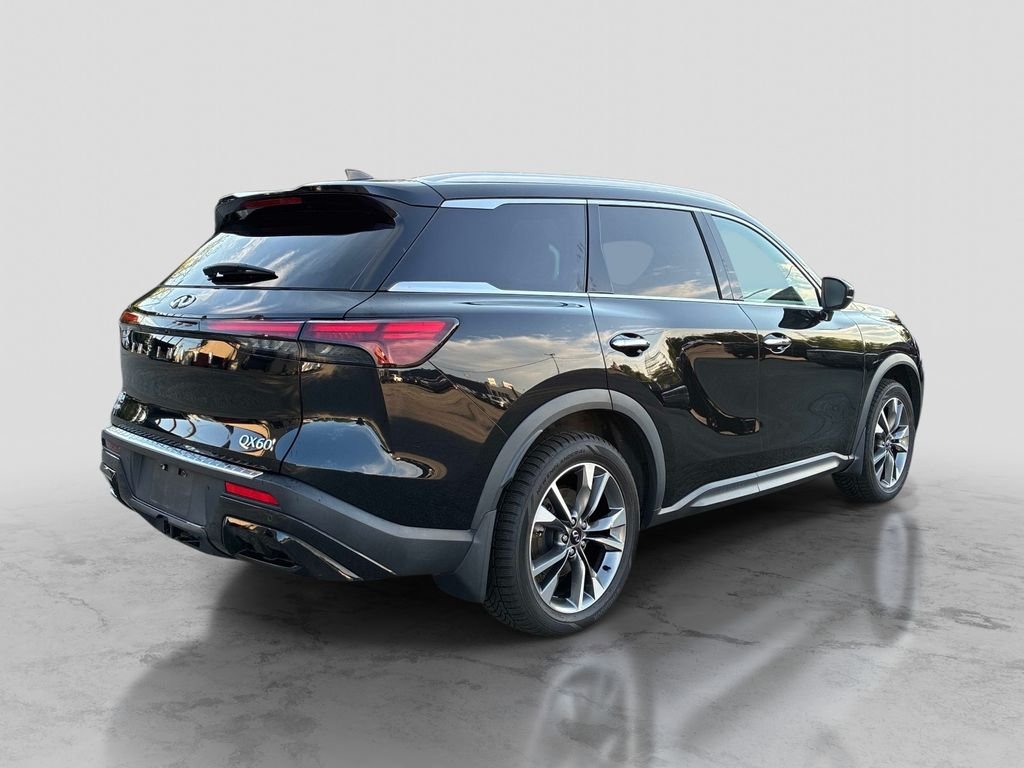 Used 2023 Black INFINITI LUXE image 7