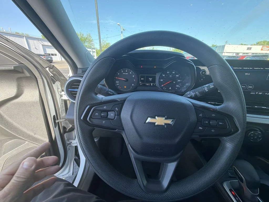 Used 2025 White Chevrolet LS image 14