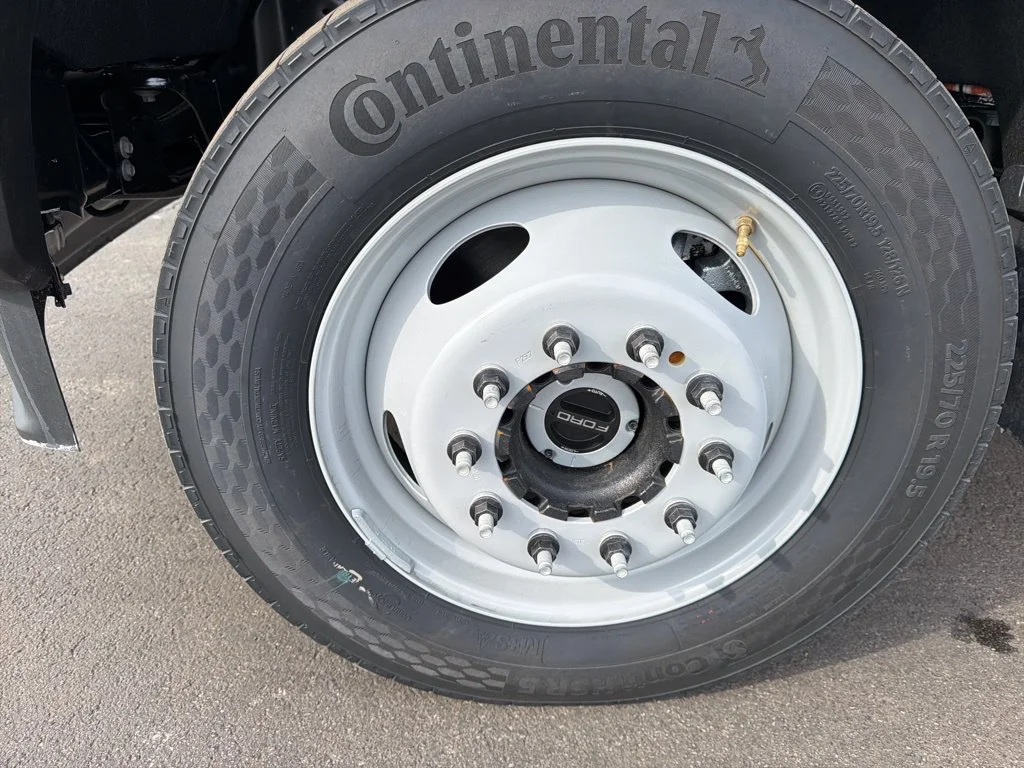 New 2026 Oxford White Ford F-550® XL image 9