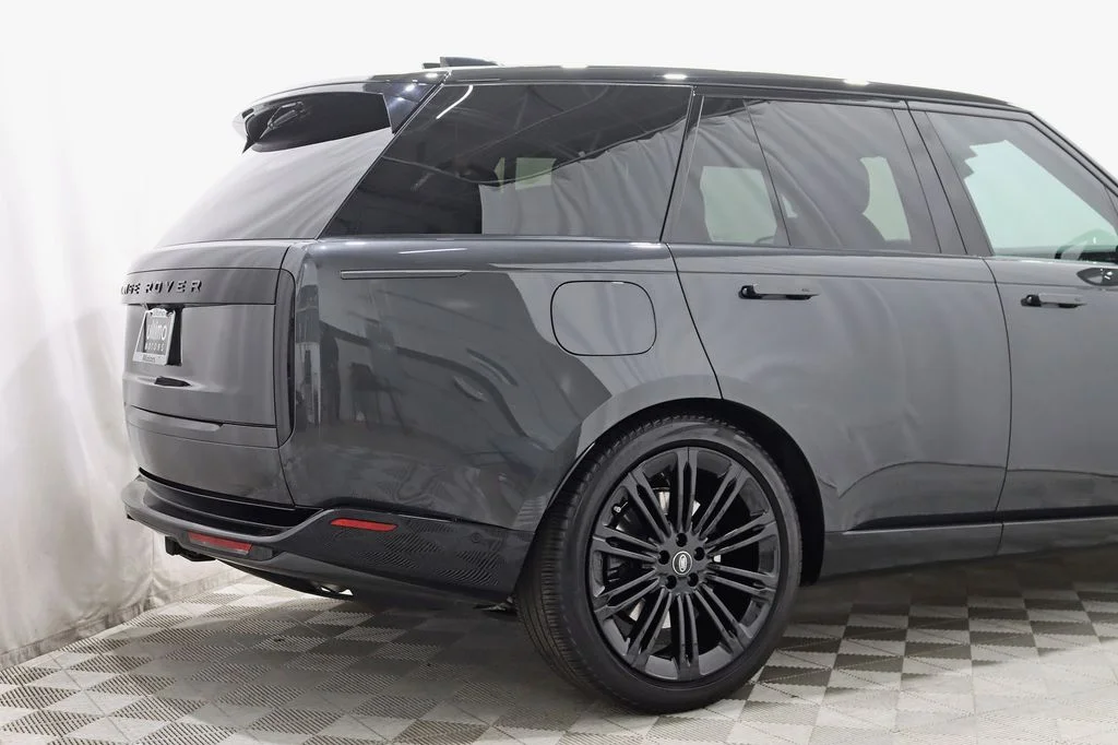Used 2024 Black Land Rover SE image 9
