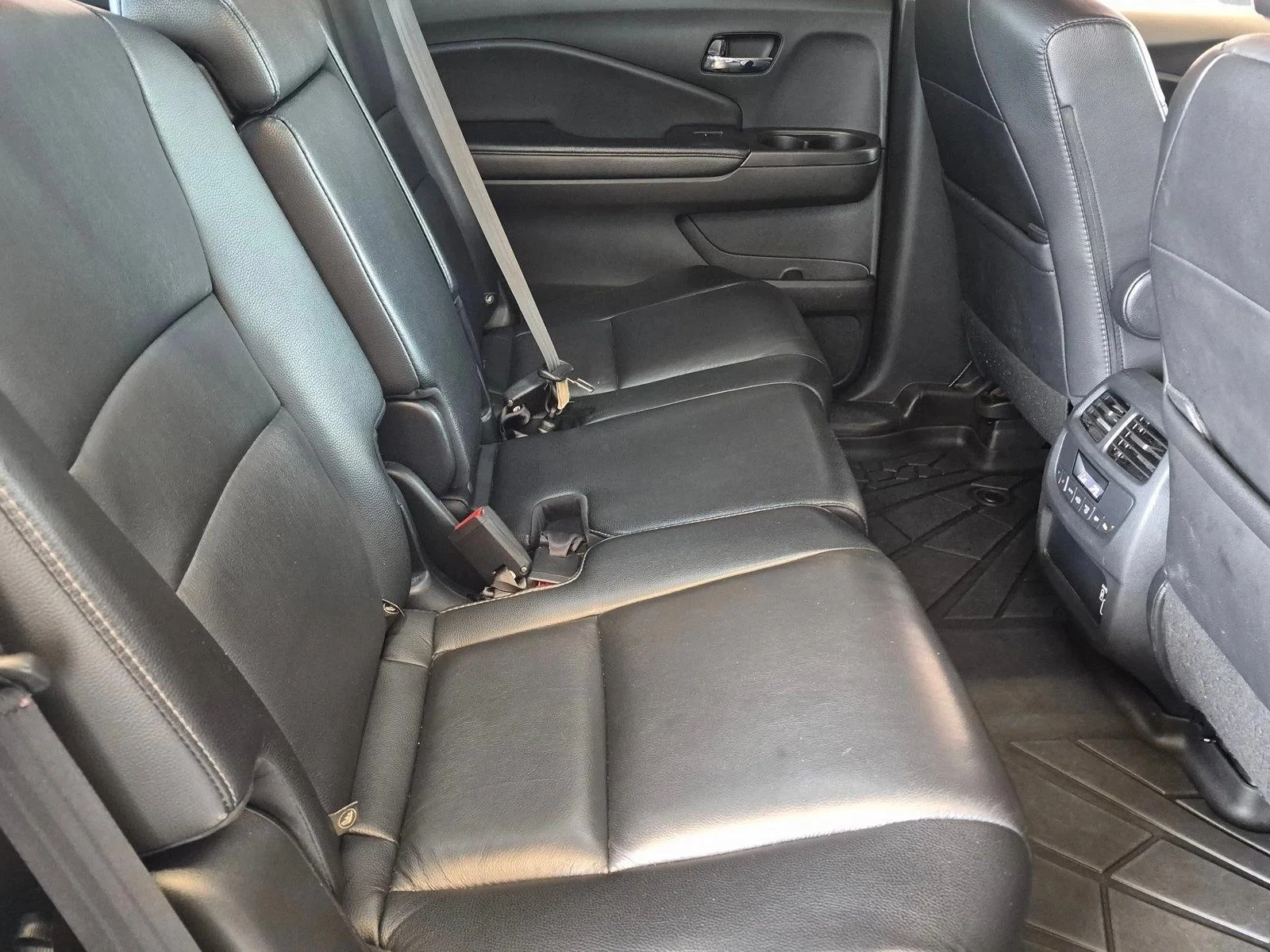 Used 2022 Platinum White Pearl Honda Special Edition image 18