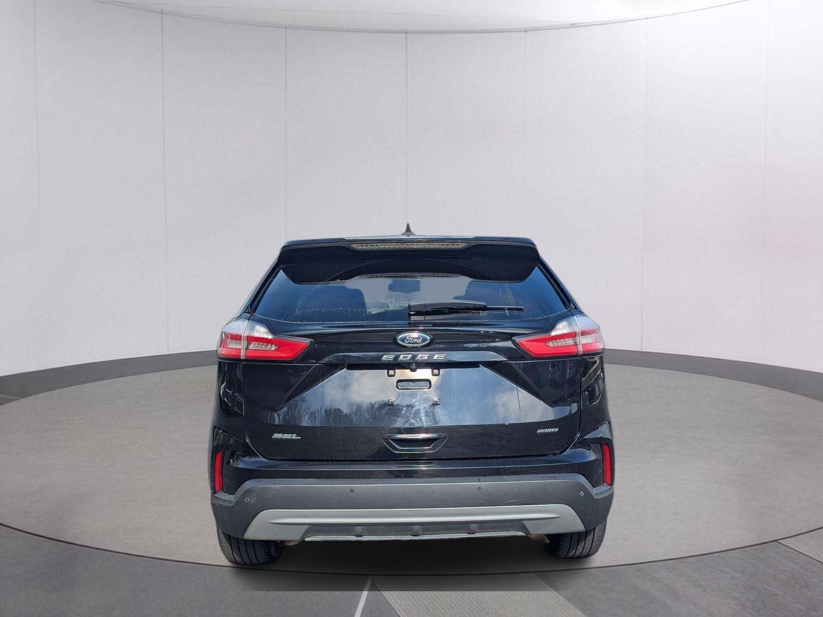Used 2022 Agate Black Ford SEL image 4