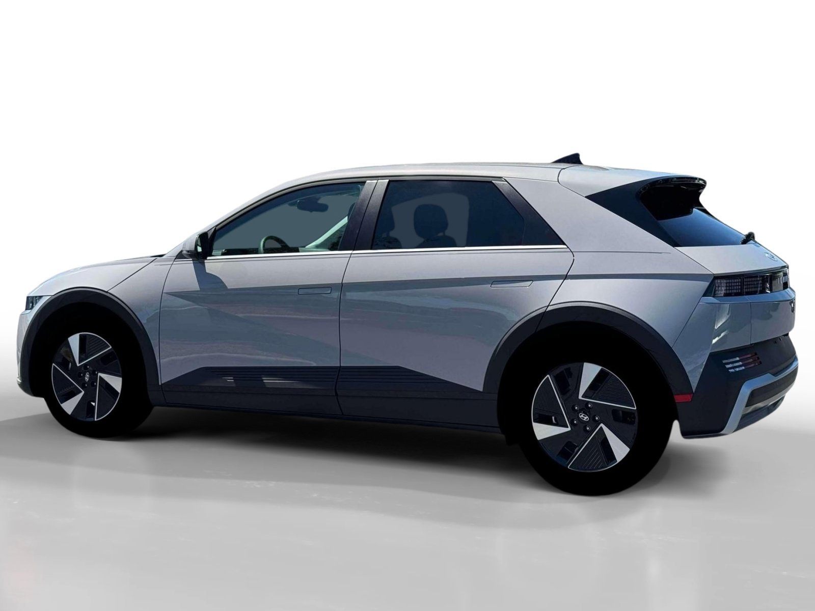 New 2026 Cyber Gray Hyundai SE image 4