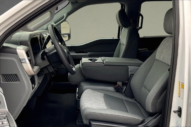 New 2026 White Ford XLT image 9