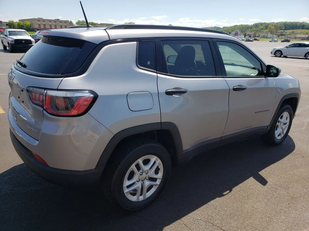 Used 2018 Silver Jeep Sport image 4