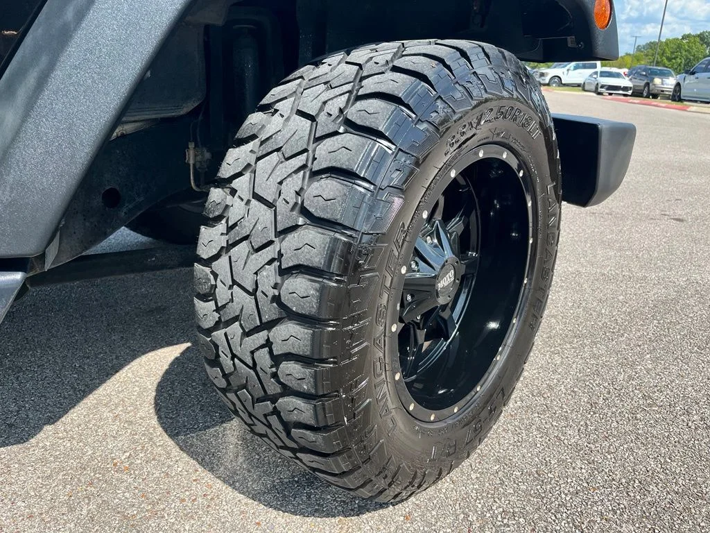 Used 2018 Black Jeep Unlimited Sport image 6