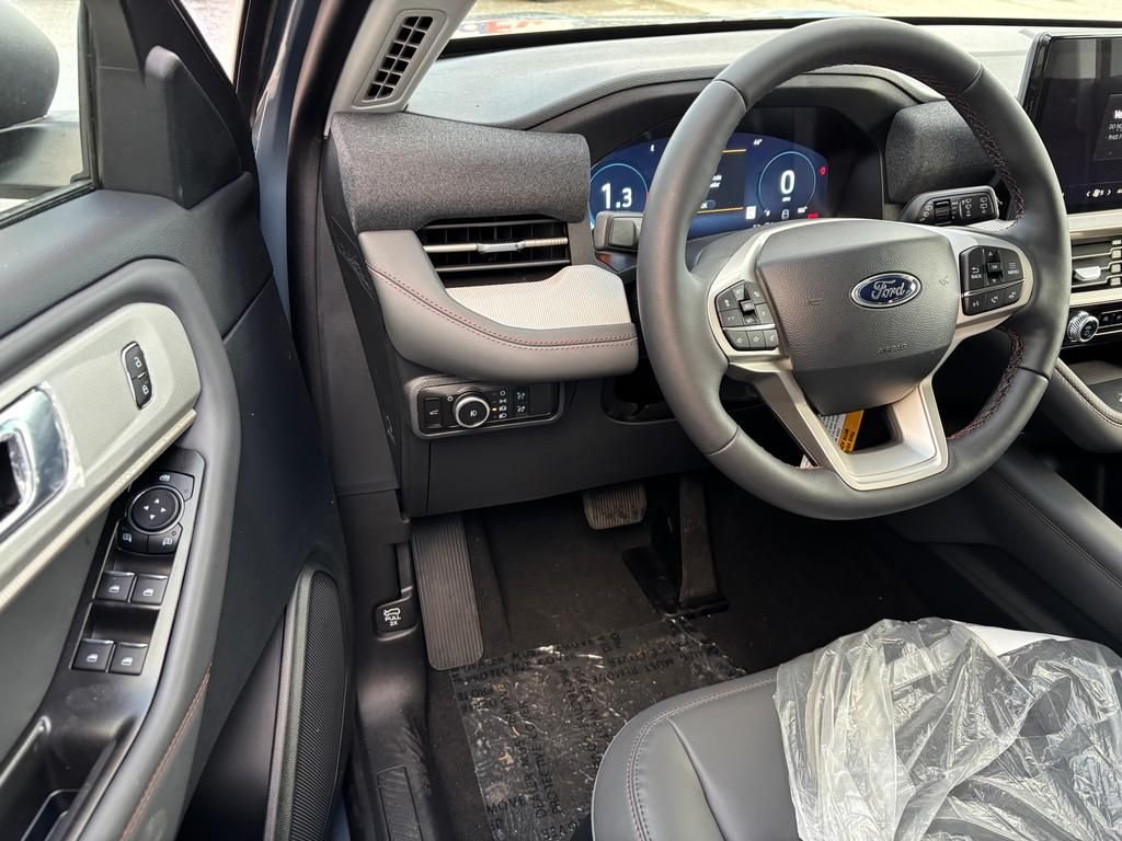 New 2026 Vapor Blue Metallic Ford Active image 10