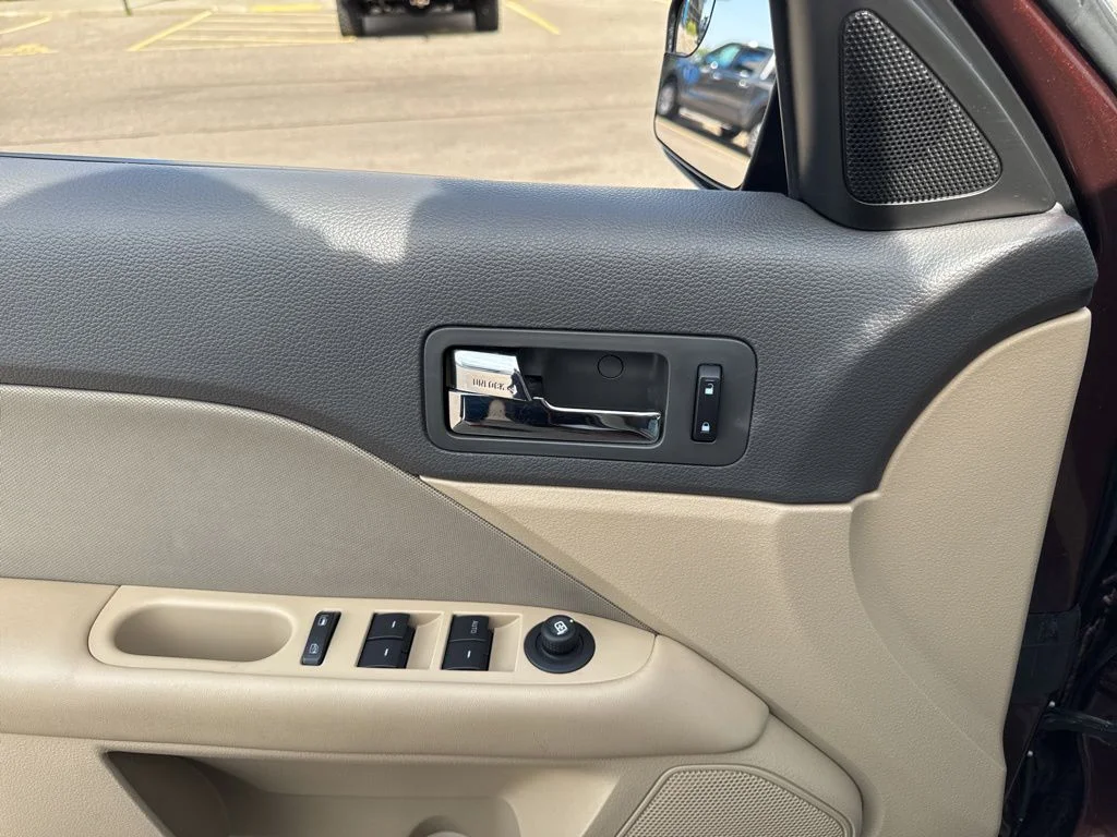Used 2012 Cinnamon Ford SE image 17