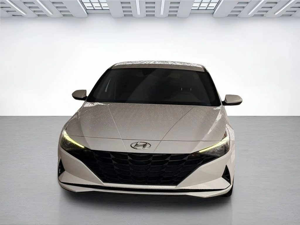 Used 2023 White Hyundai SEL image 5
