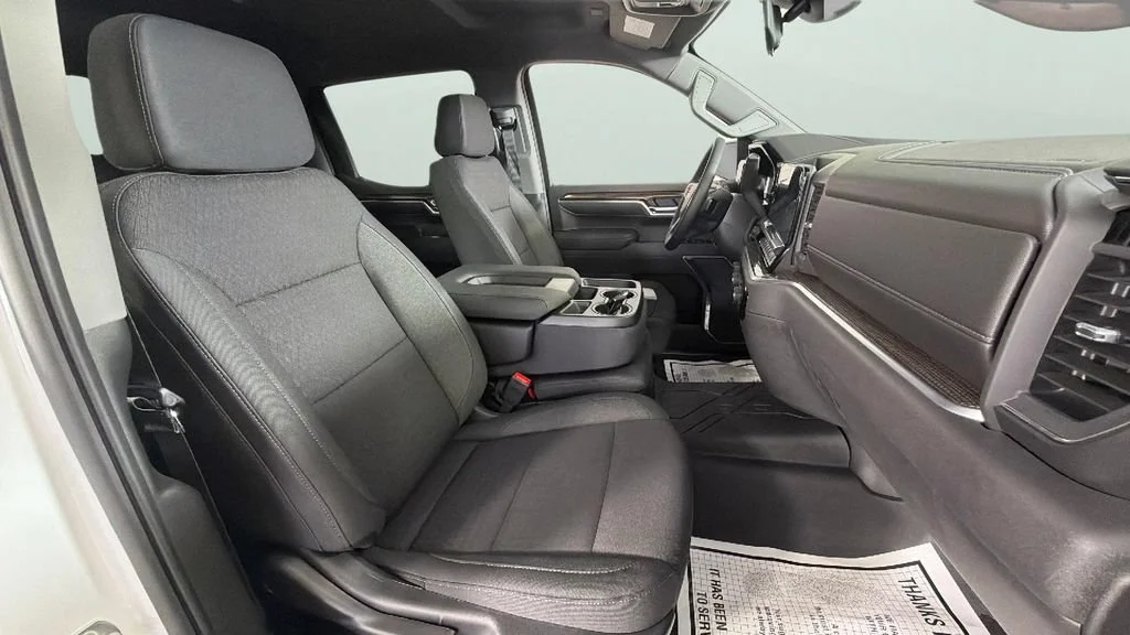 Used 2026 Summit White Chevrolet RST image 33