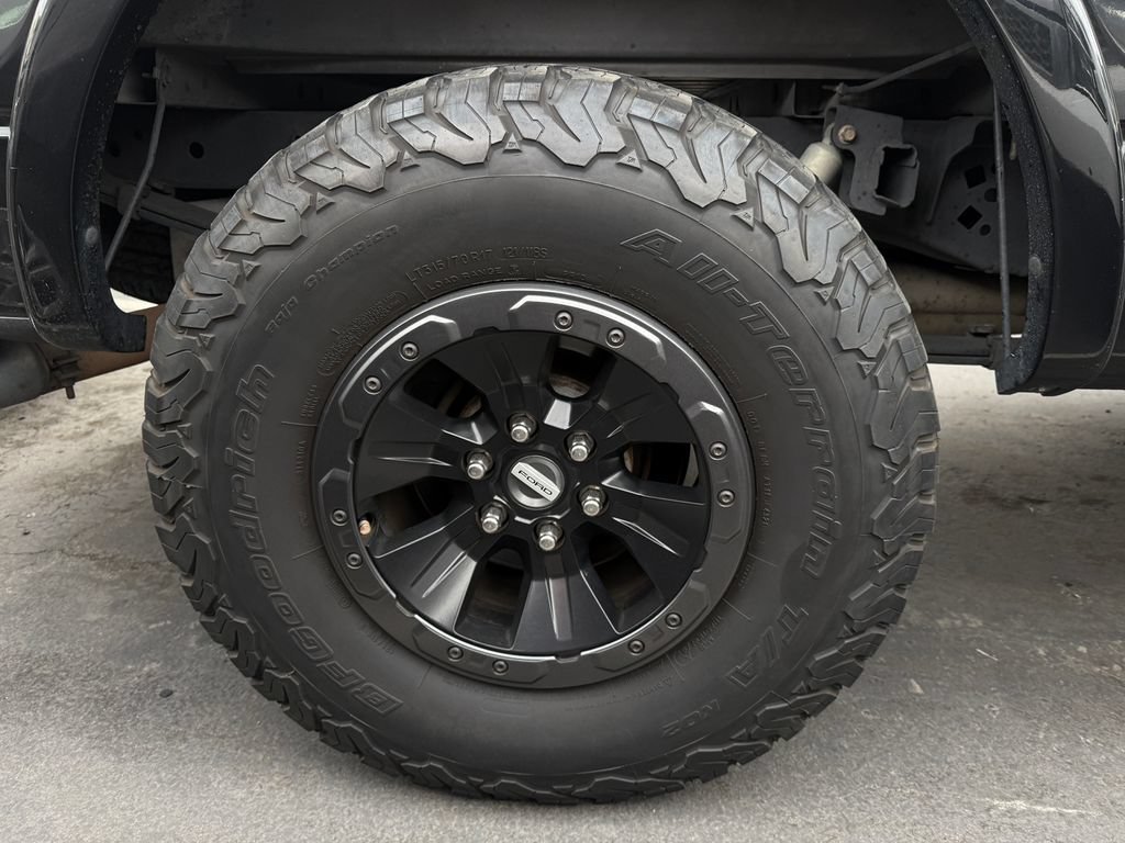 Used 2014  Ford XL image 7