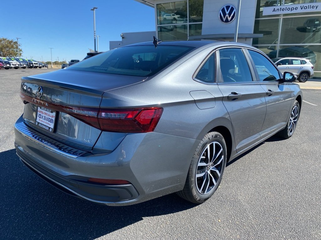 2026 Volkswagen Jetta 1.5T SE photo 3