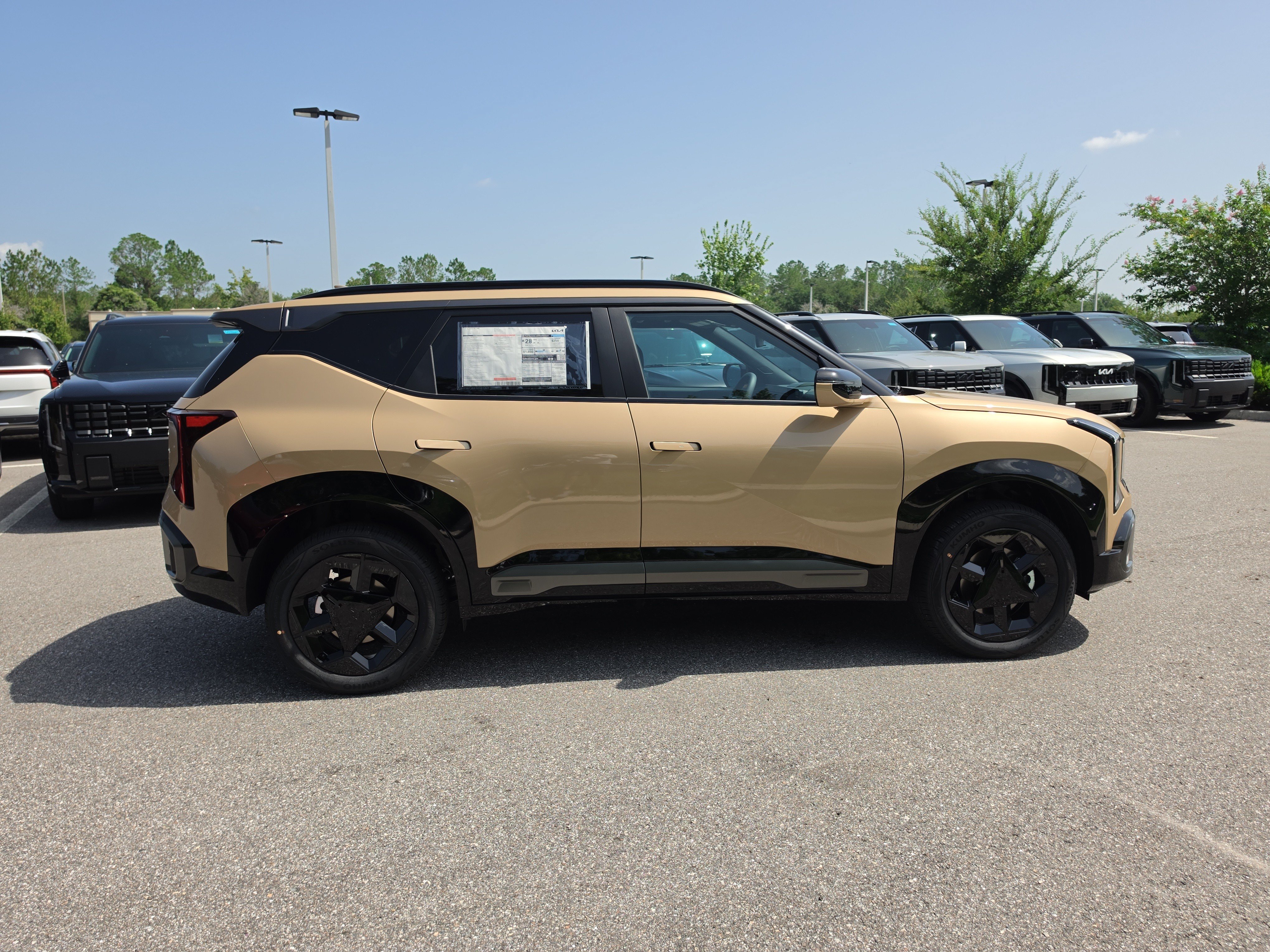 New 2027 Terrain Brown Kia X-Line S image 9