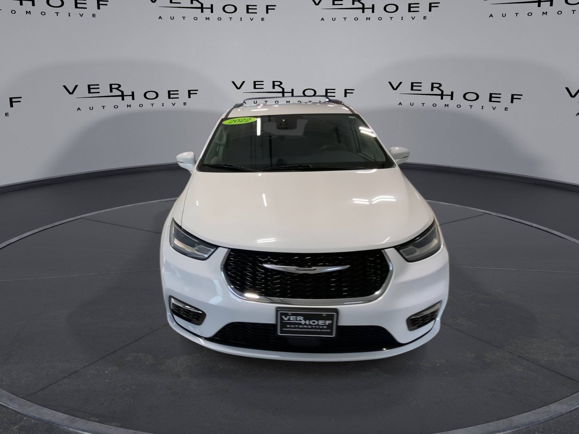 Used 2022 Bright White Clearcoat Chrysler Touring L image 3