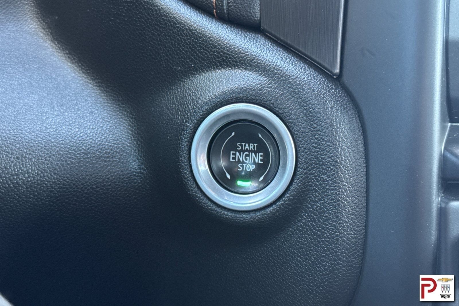 Used 2022 White GMC AT4 image 25