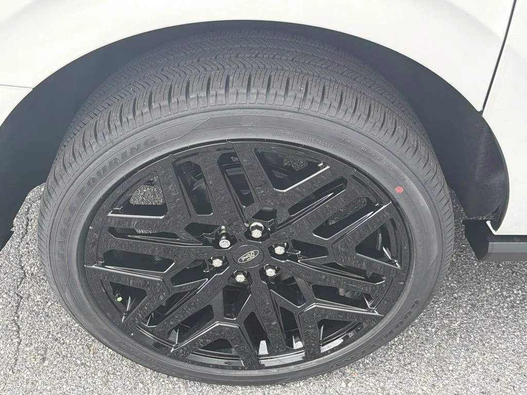 New 2027 White Ford Platinum image 20