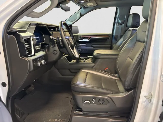 Used 2023 White GMC Denali image 10