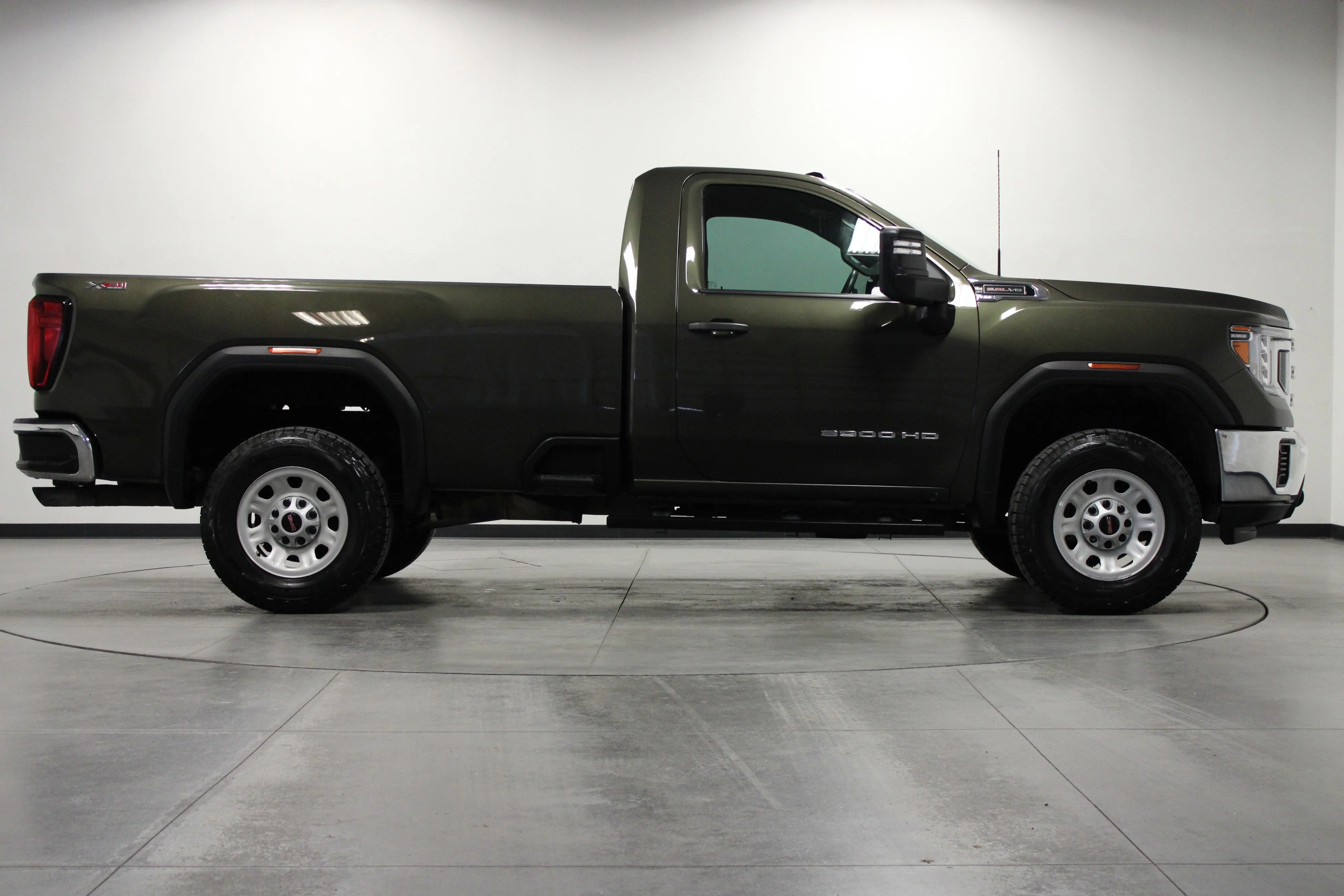 Used 2023 Forest Metallic GMC Pro image 3