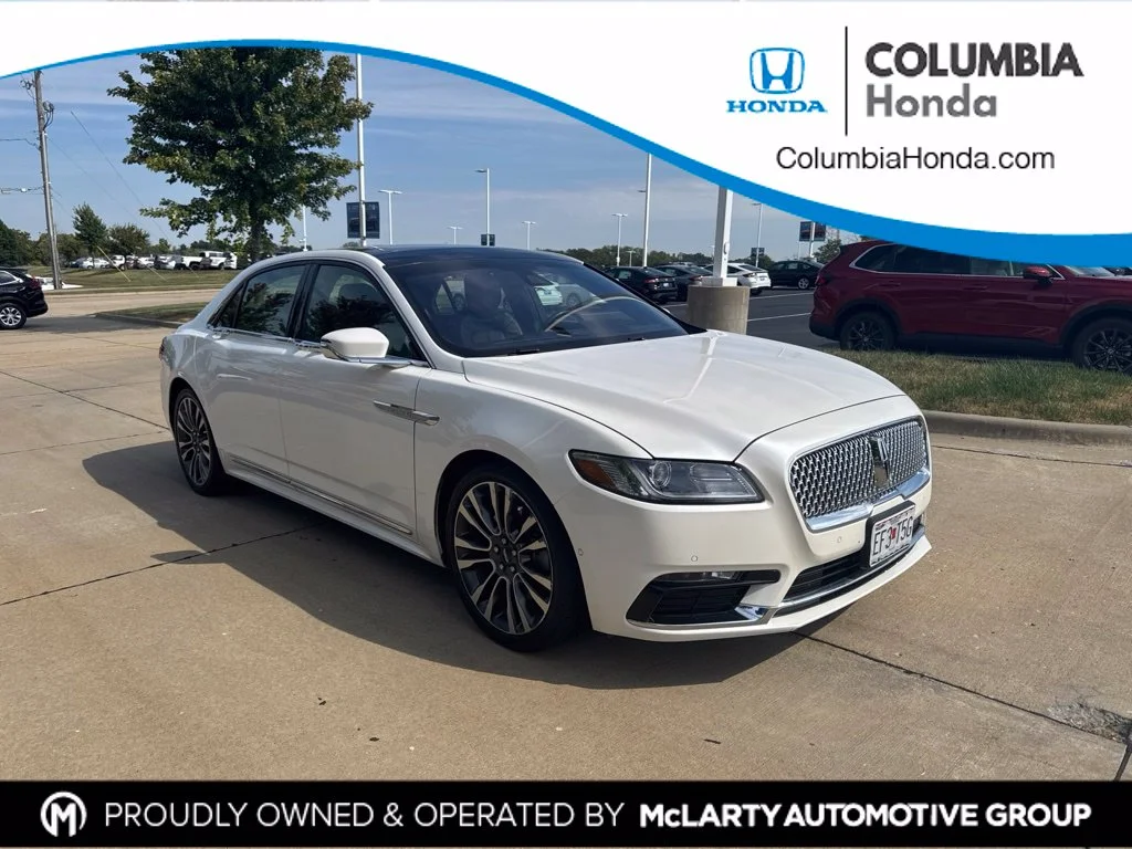 Used 2018 White Lincoln Select image 1