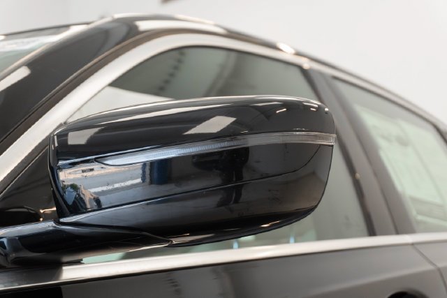 Used 2021 Black BMW 330i image 9