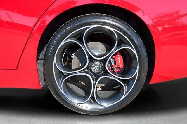 New 2025 Alfa Rosso (Red) Exterior Paint Alfa Romeo  image 24