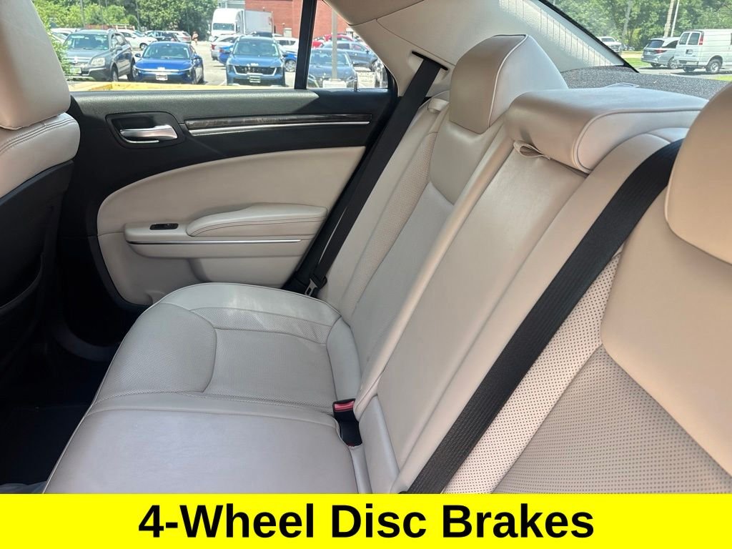 Used 2018 Silver Chrysler Limited image 36