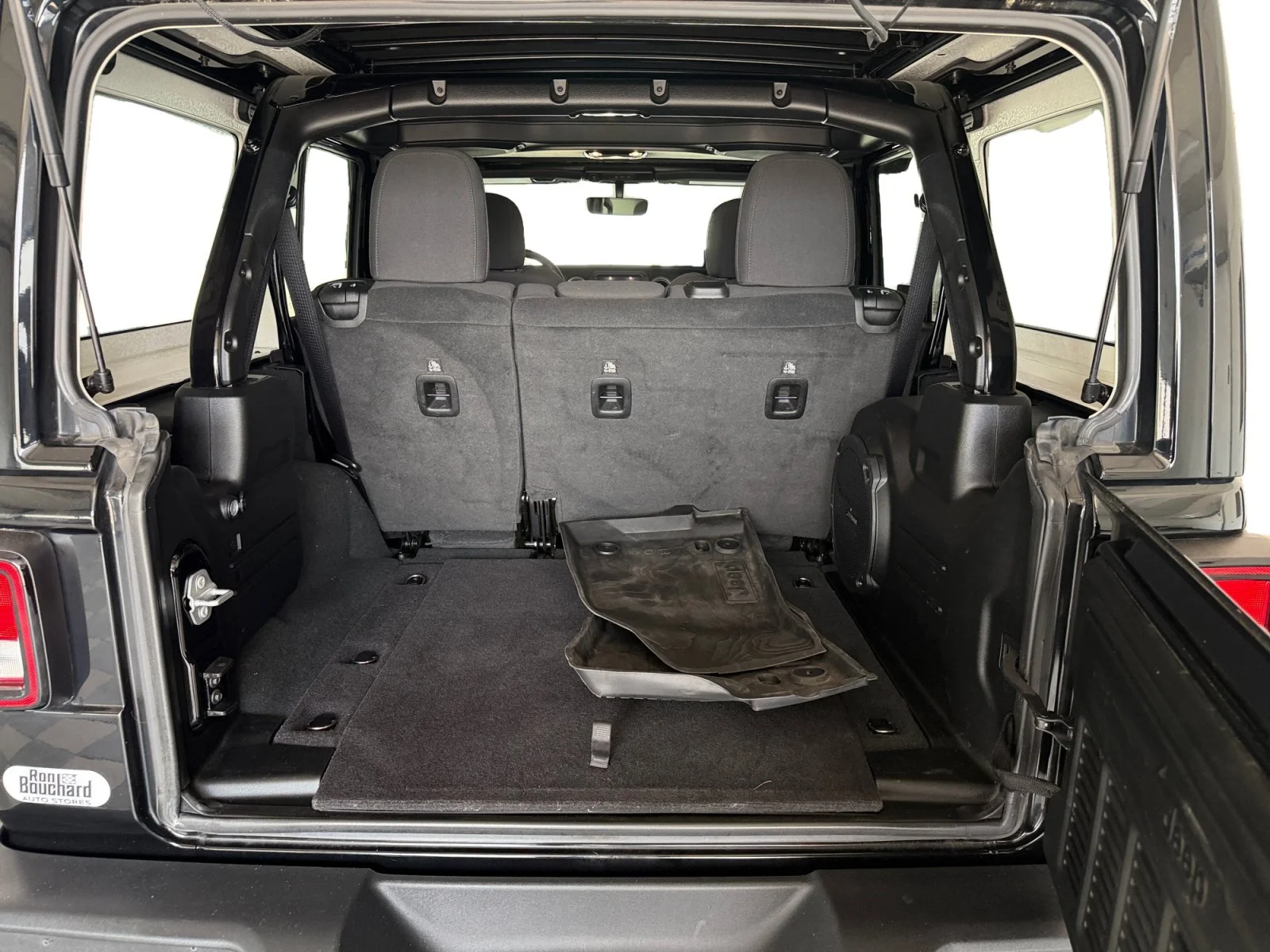 Used 2023 Black Clearcoat Jeep Sport S image 37
