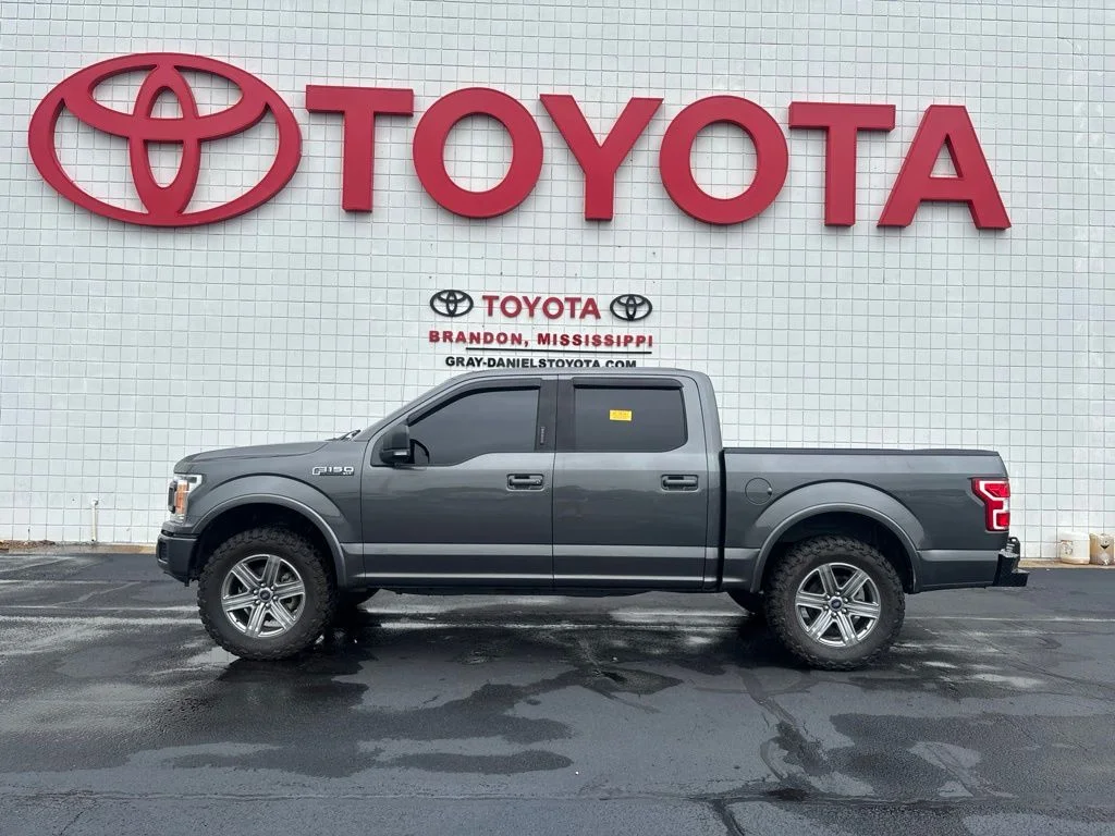 Used 2018 Gray Ford XLT image 4