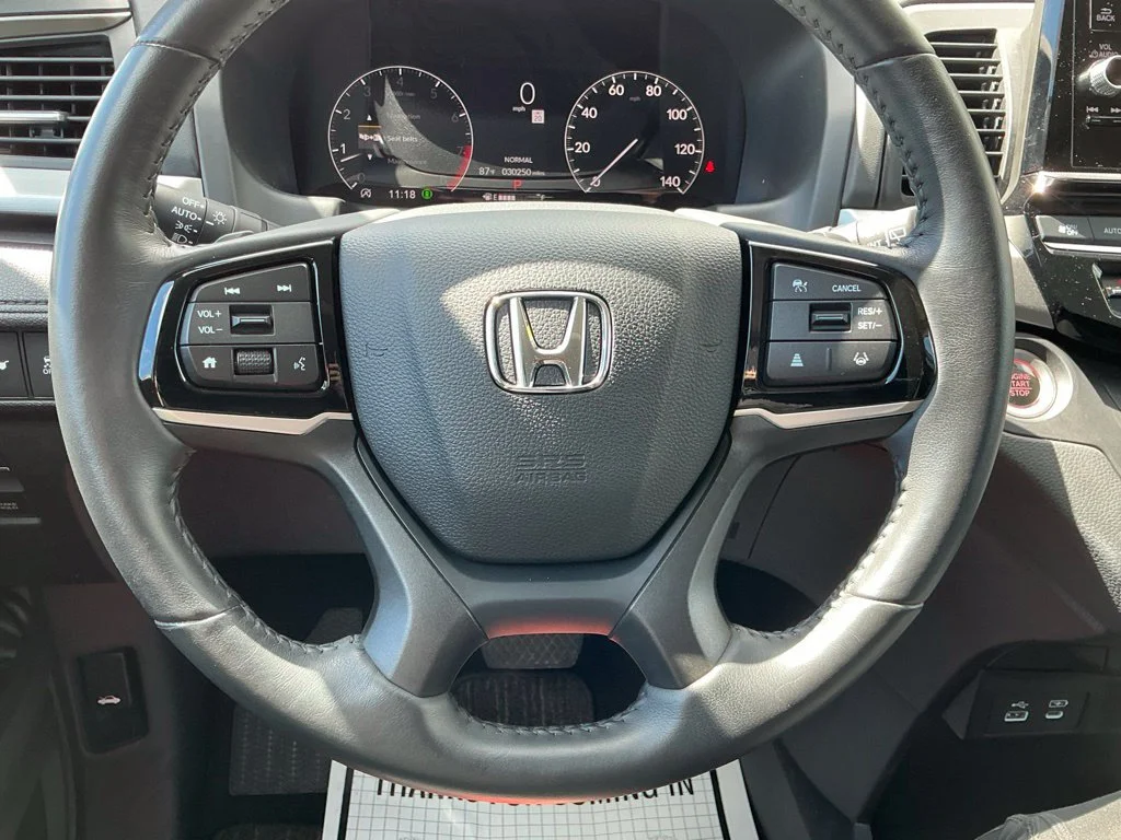 Used 2025  Honda EX-L image 46