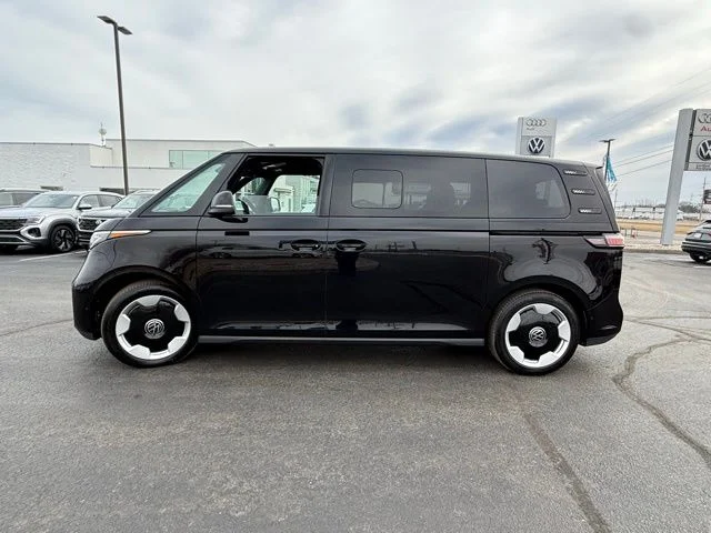 New 2025 Black Volkswagen PRO S RWD 1-Auto image 4