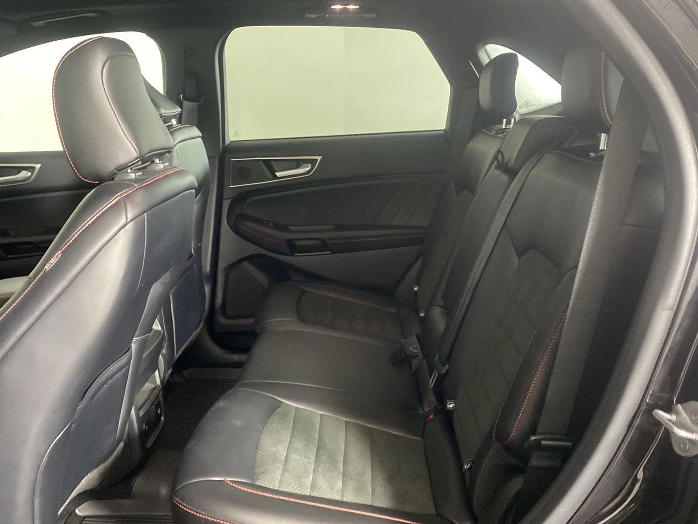 Used 2023 Agate Black Ford ST-Line image 17