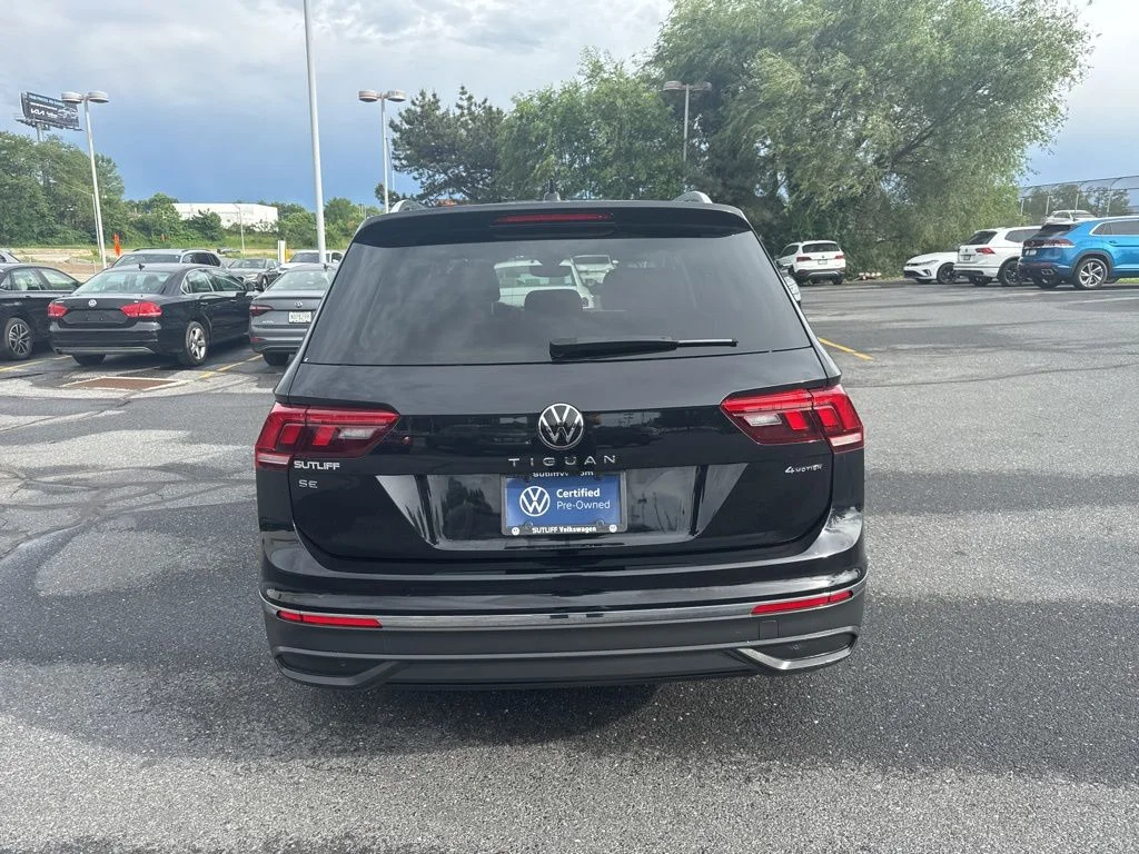 Certified Used 2022 Black Volkswagen 2.0T SE image 21