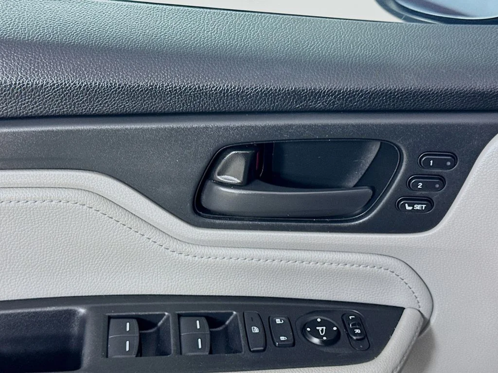 Certified Used 2018 Gray Honda Touring image 23