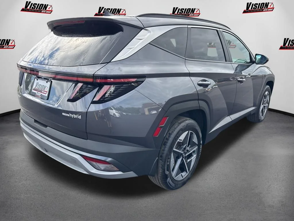 Used 2025 Gray Hyundai SEL Convenience image 5