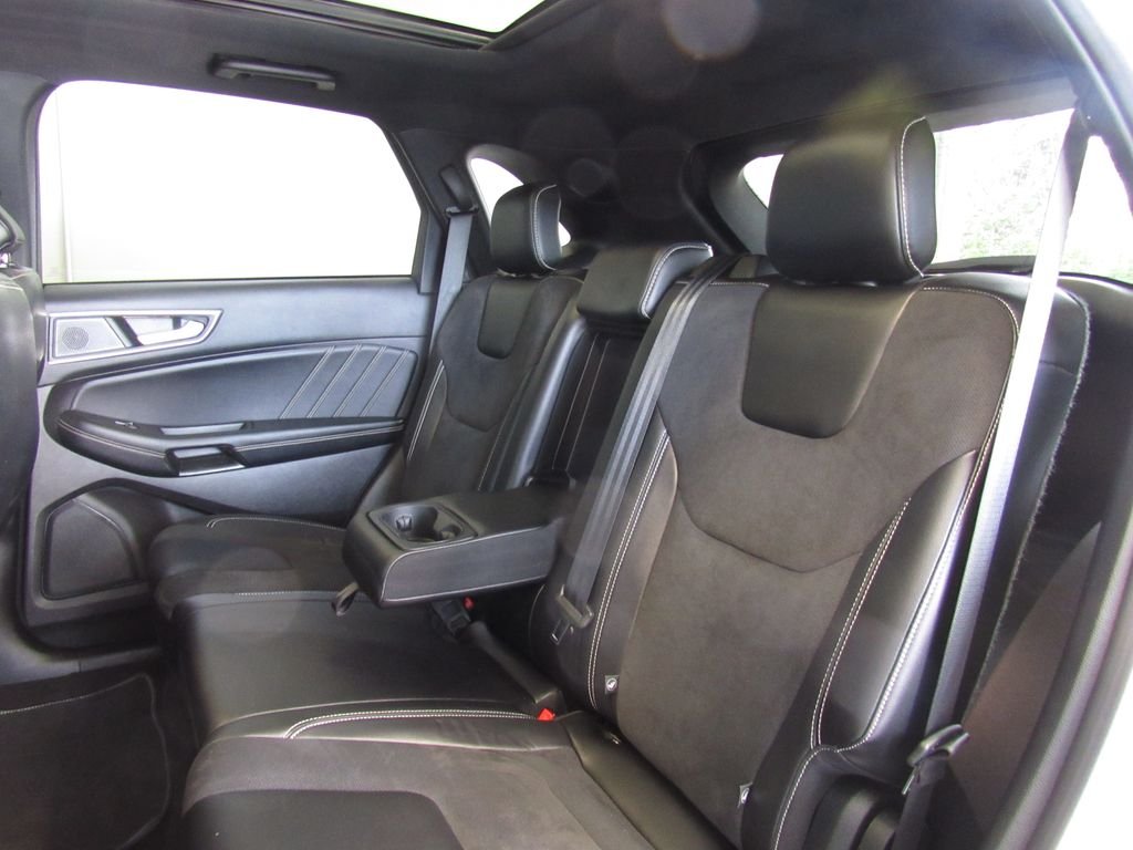 2022 Ford Edge ST - Photo 16