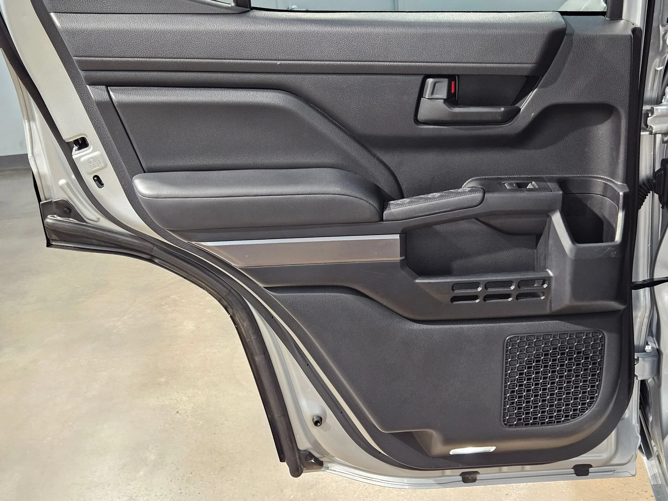 Used 2025 Cutting Edge Toyota SR5 image 33