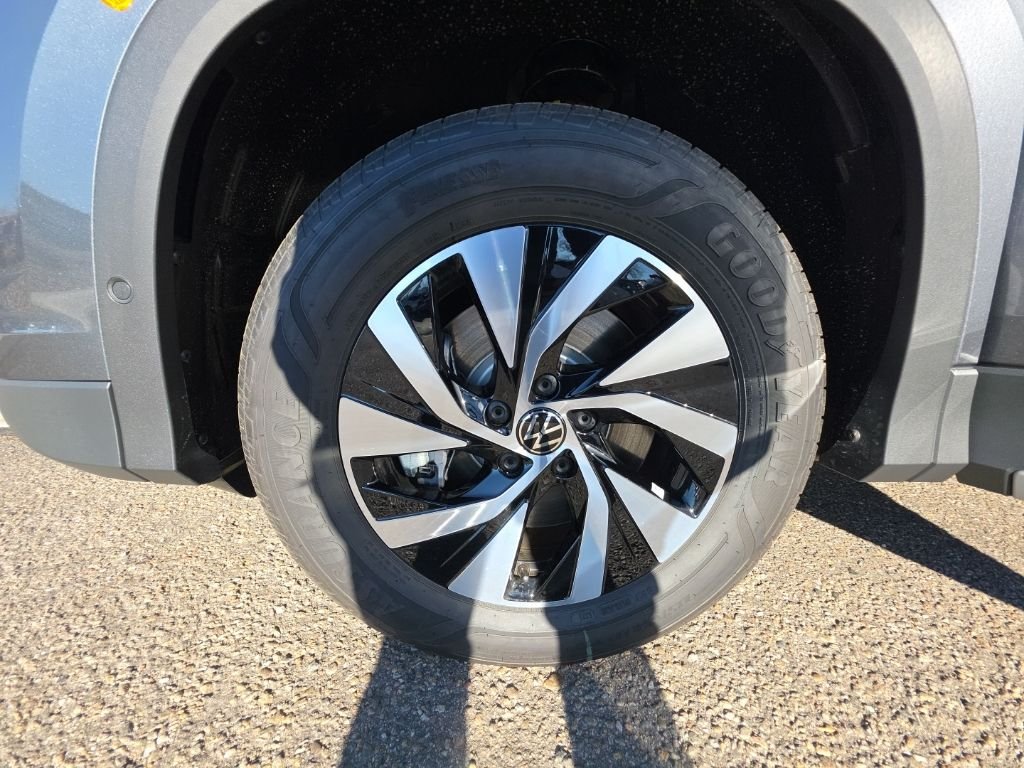New 2026 Platinum Gray Metallic Volkswagen 2.0T S image 25