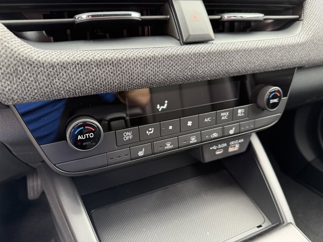 New 2026 CRYSTAL WHITE PEARL Subaru Premium image 21