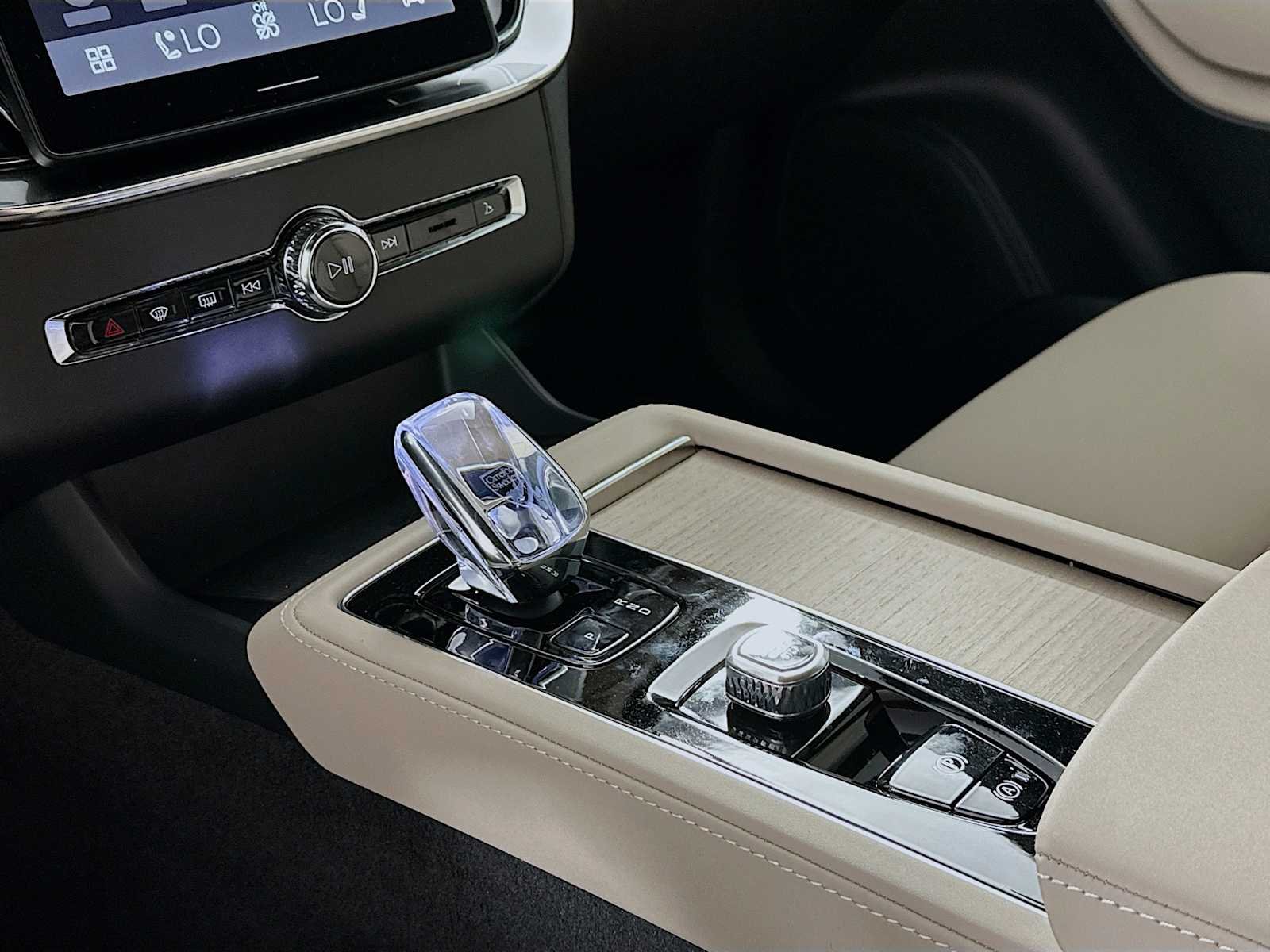 New 2026 Vapour Grey Volvo Plus image 15