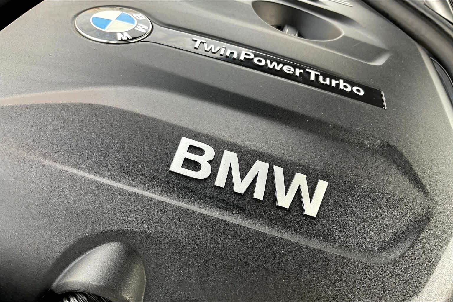 Used 2018 Jet Black BMW 330i xDrive image 33