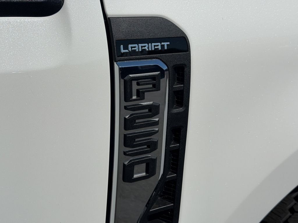 New 2026 Star White Metallic Tri-Coat Ford F-250® Lariat® image 5