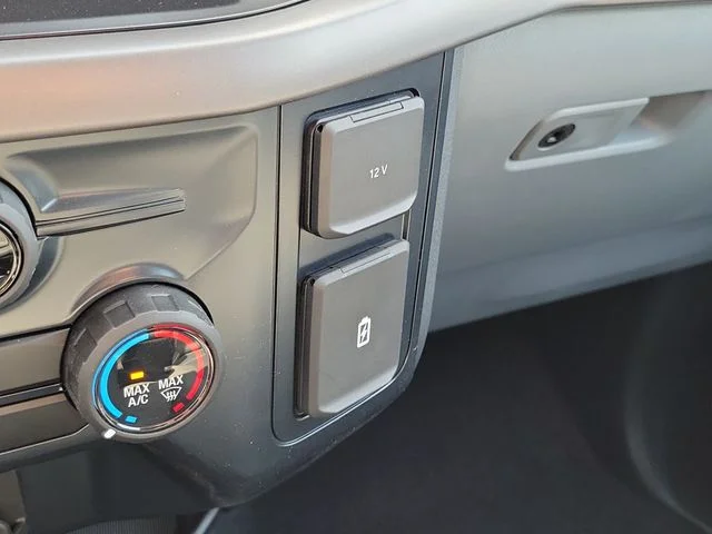 New 2026 Carbonized Gray Metallic Ford XLT image 27