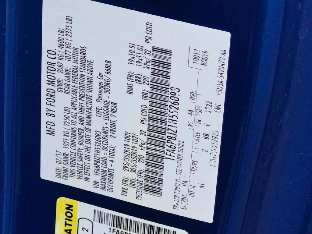 Used 2017 Blue Ford Shelby GT350 image 22