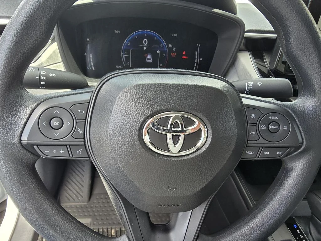 Used 2026 Off-white Toyota L image 12