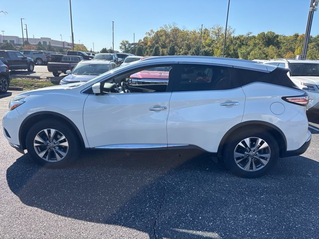 Used 2015  Nissan SL image 3